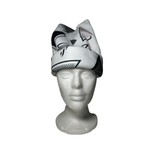 Load image into Gallery viewer, B&amp;W Triangles Fleece Hat