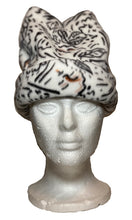 Load image into Gallery viewer, Line Drawn Fleece Hat