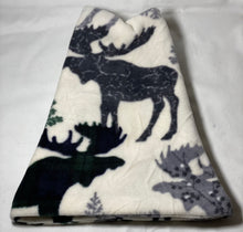 Load image into Gallery viewer, Moose Crossing Fleece Hat
