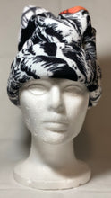 Load image into Gallery viewer, Blooming Fleece Hat